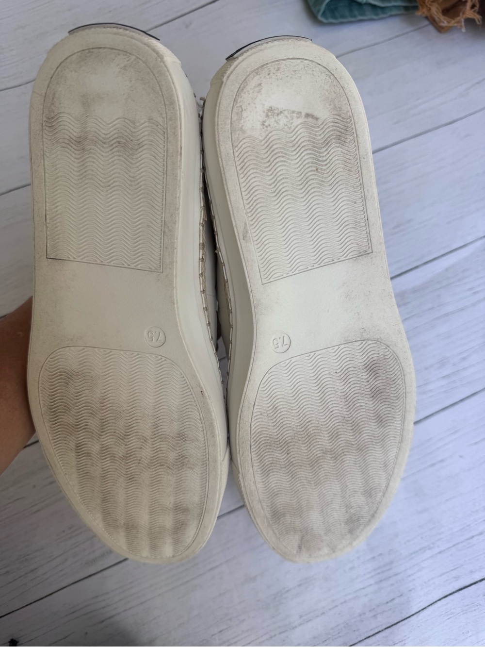 Kate Spade White Leather Scallop Espadrille Slip On Sneakers Size 7.5 Coastal - Picture 3 of 16